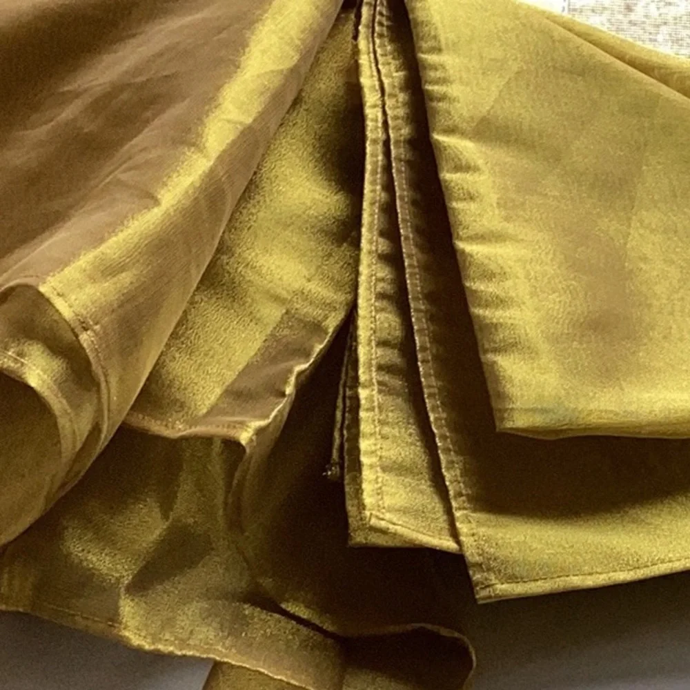 ⚜️ World Market GOLDEN SHEEN Set of 8 Napkin  VNC